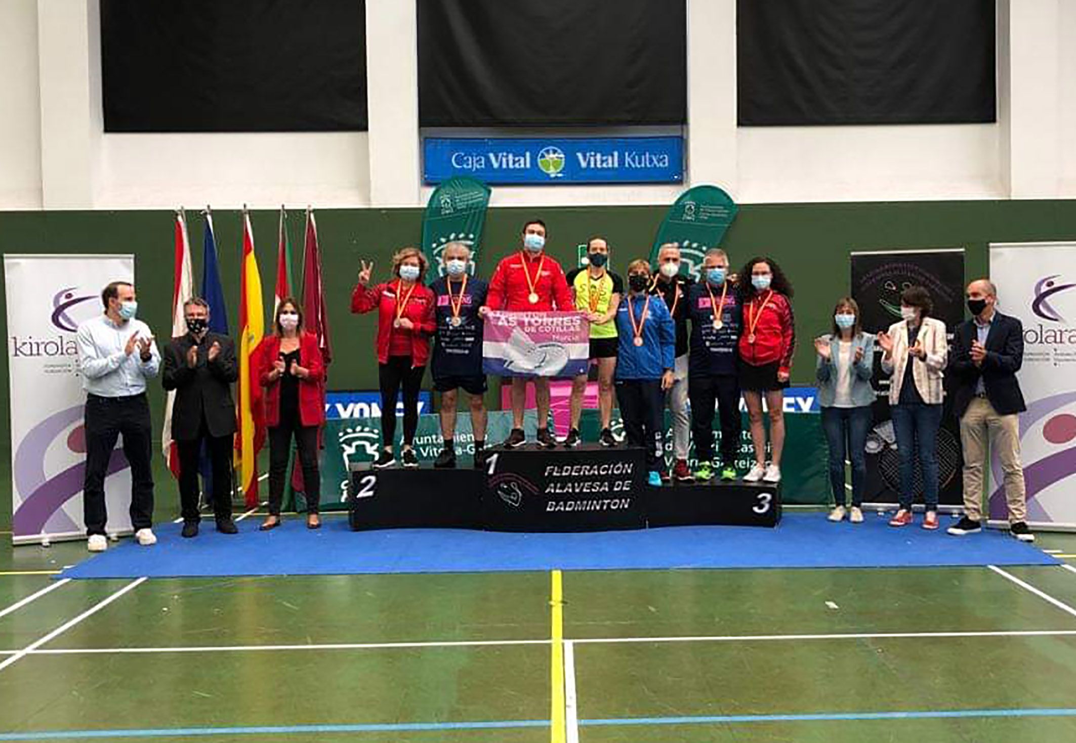 Dos oros y cincos bronces para el Bádminton Las Torres en el campeonato de España senior7