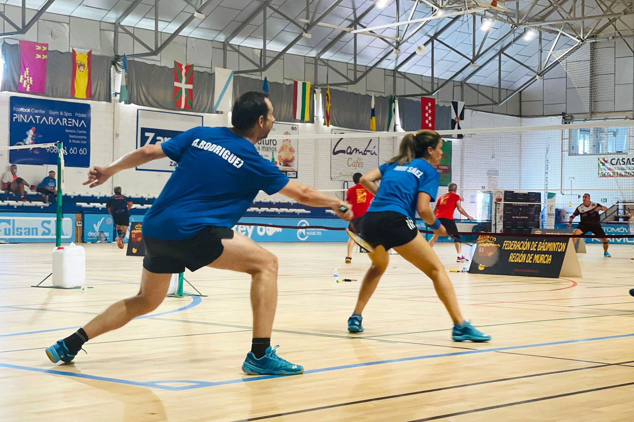 El Bádminton Las Torres logra 21 oros y 5 platas en el campeonato regional sénior2