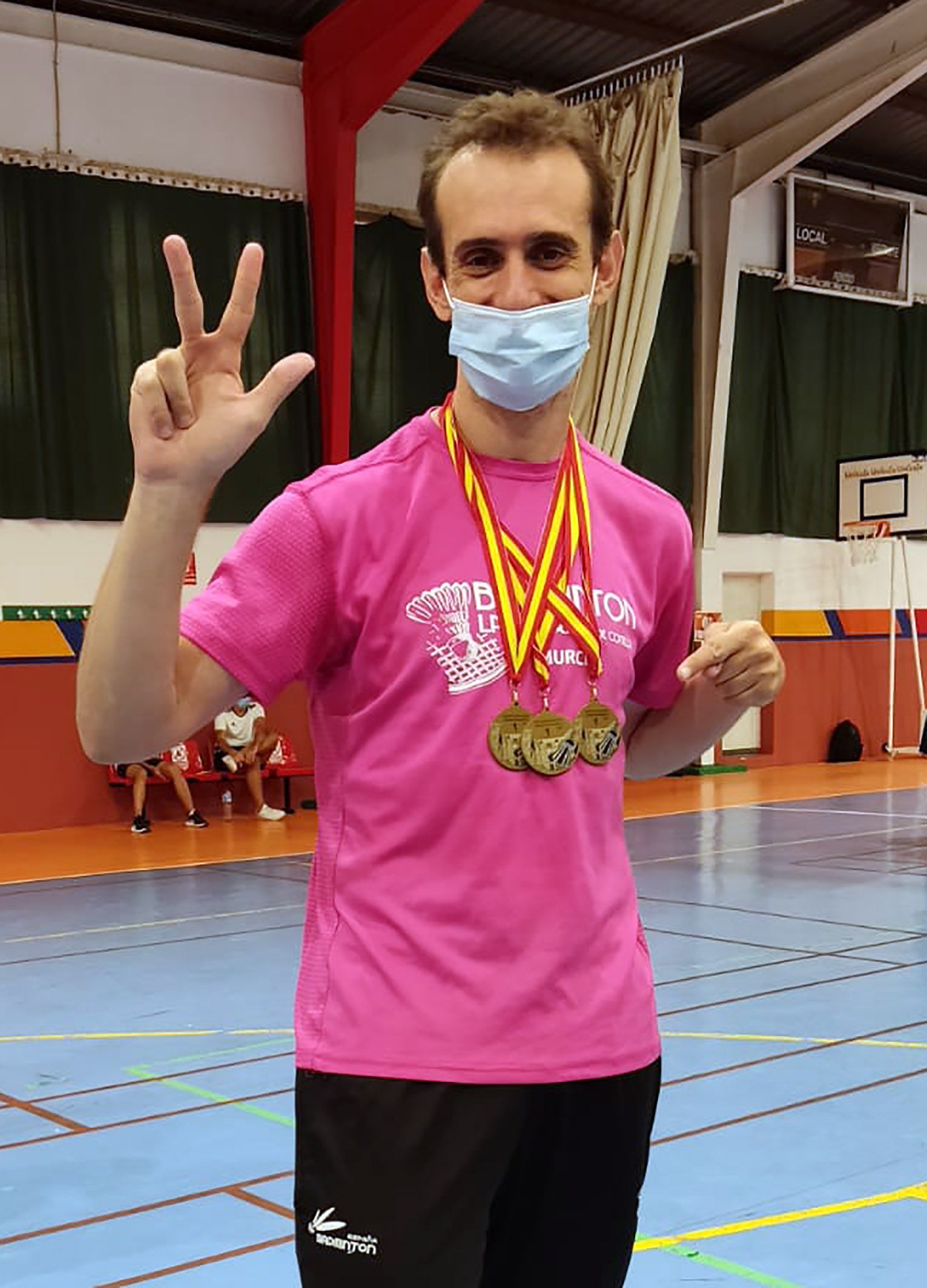 Tres oros una plata y tres bronces para el Bádminton Las Torres en la prueba de Ronda del circuito nacional sénior2