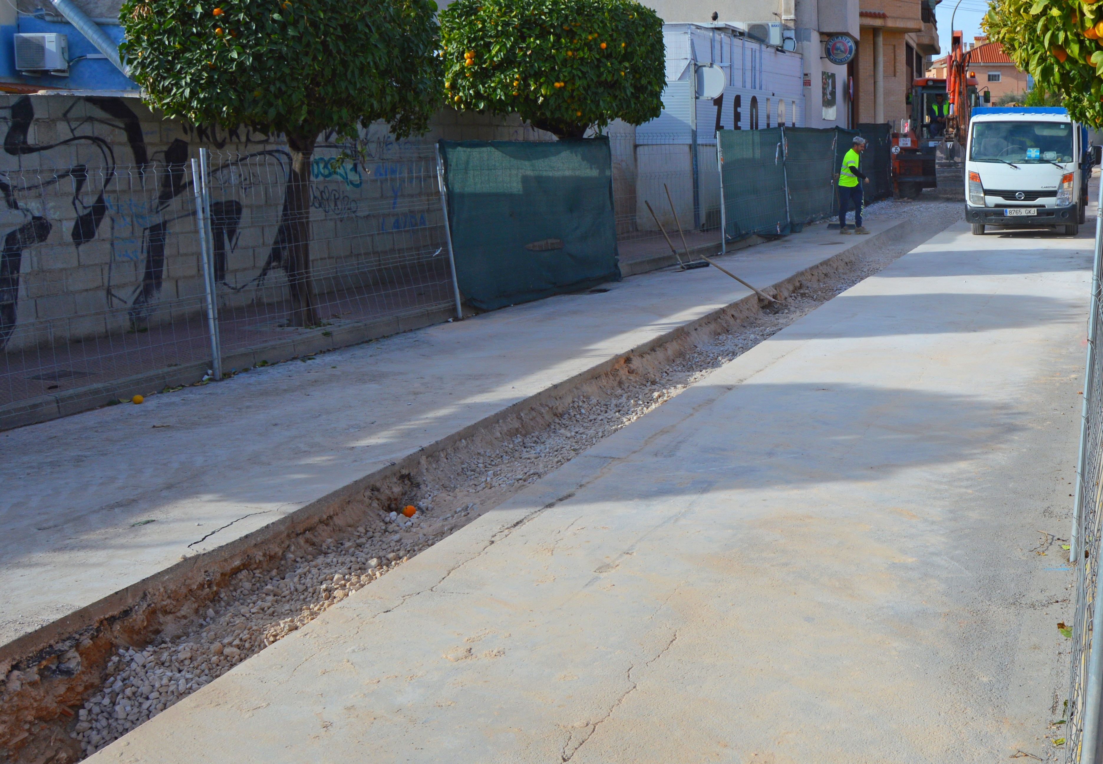 Comienzan las obras para ampliar las prestaciones del colector de saneamiento de la avenida Reyes Católicos4