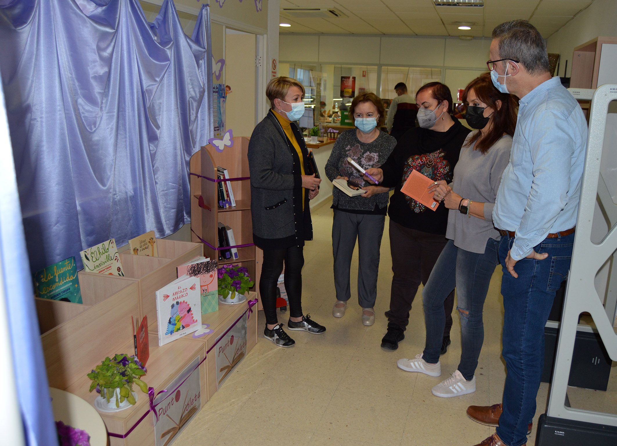 La biblioteca municipal triunfa con “El Rincón Violeta” para conmemorar el 25 de noviembre3