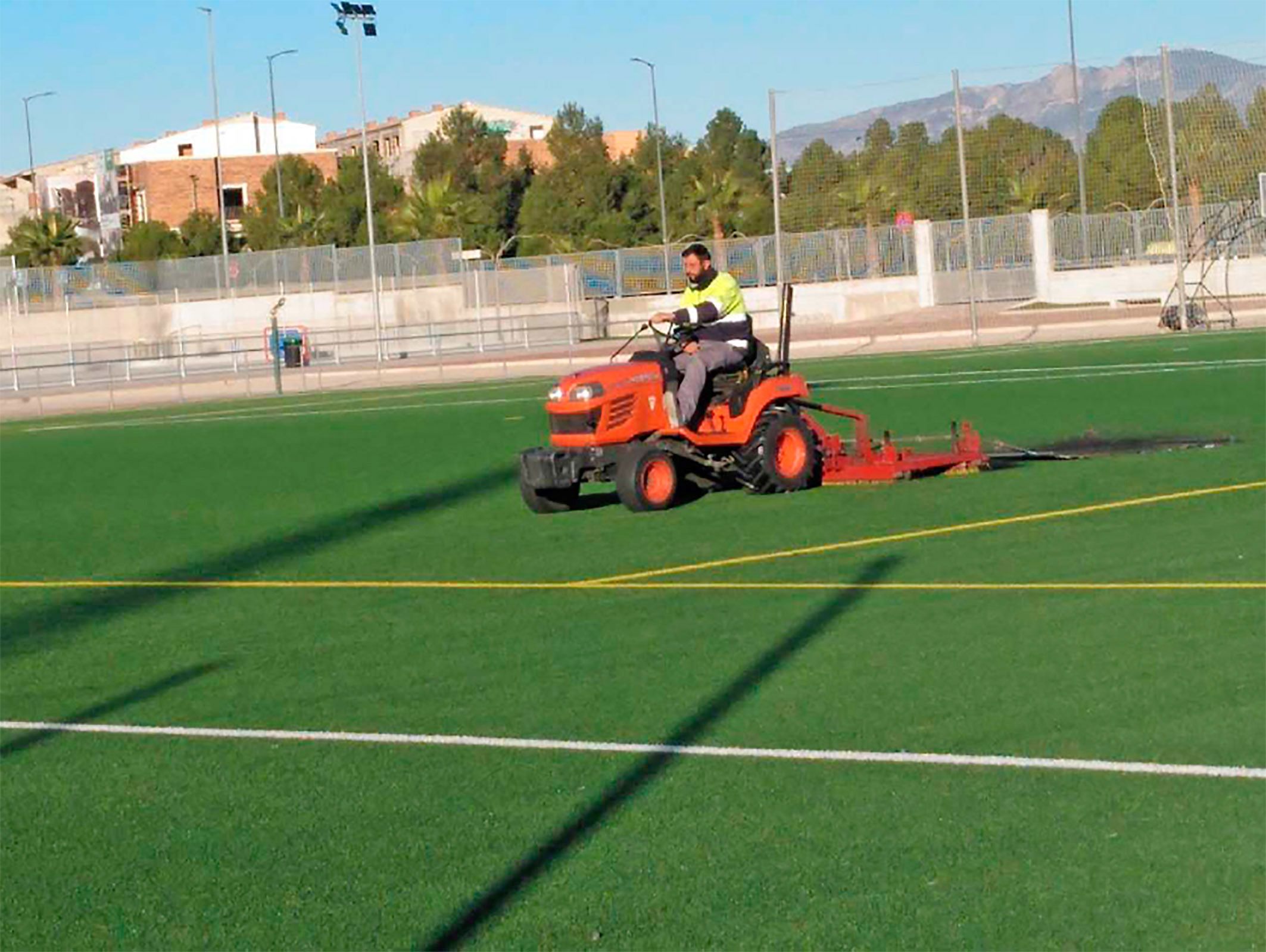 Mantenimiento campo futbol Las Torres de Cotillas
