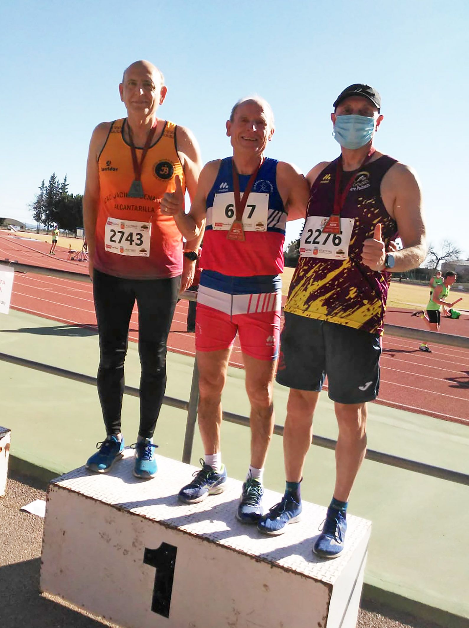 El atleta torreno Angel Salinas amplia su palmares con tres oros en el regional master2 El atleta torreno Angel Salinas amplia su palmares con tres oros en el regional master2