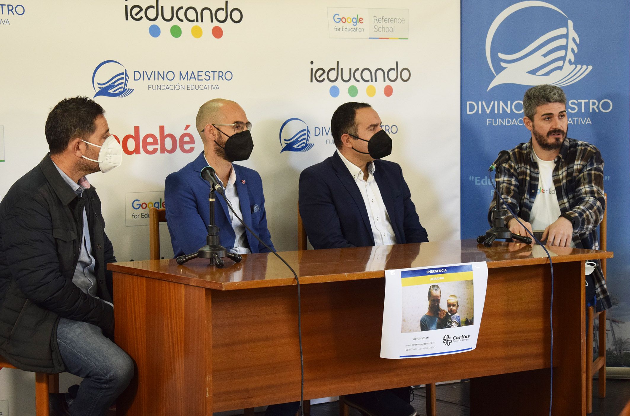 El colegio Divino Maestro celebra una mesa redonda para informar sobre su denominacion Reference School Google for Education5
