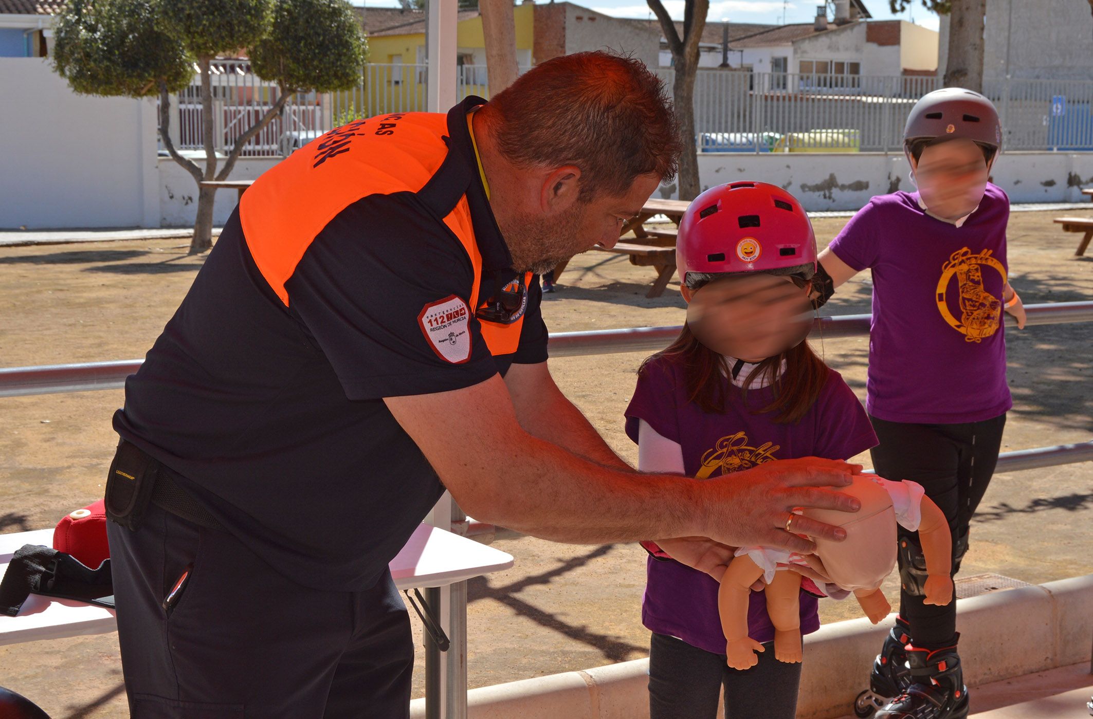 Una manana de formacion en educacion vial y primeros auxilios para el club Roller Queen2