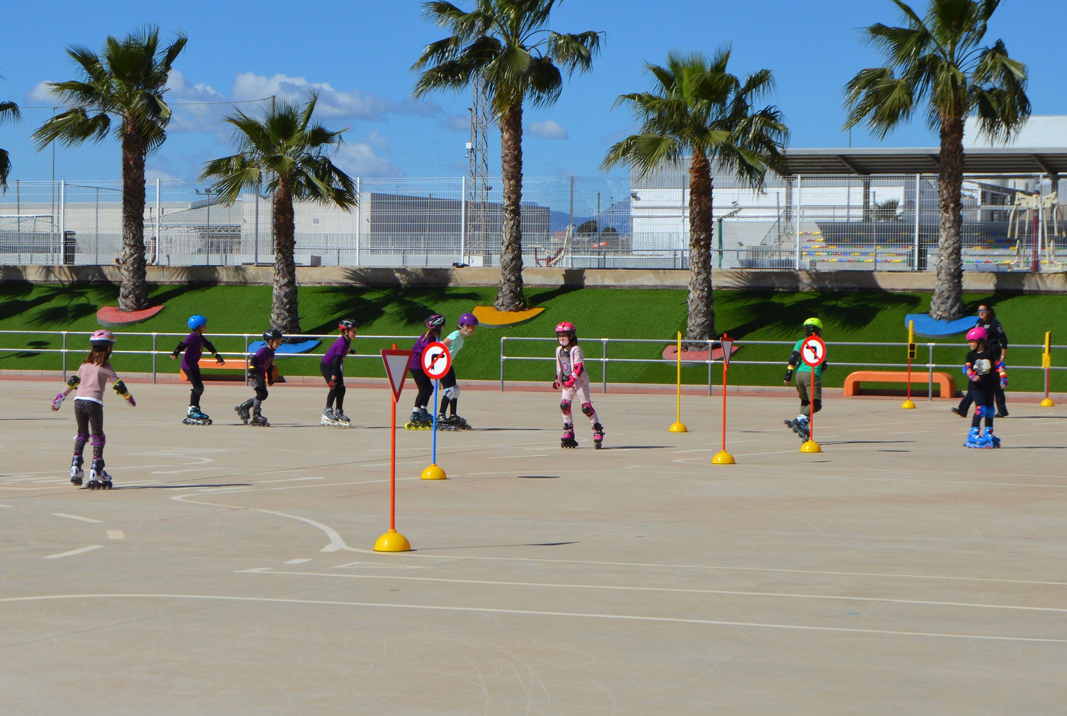 Una manana de formacion en educacion vial y primeros auxilios para el club Roller Queen7