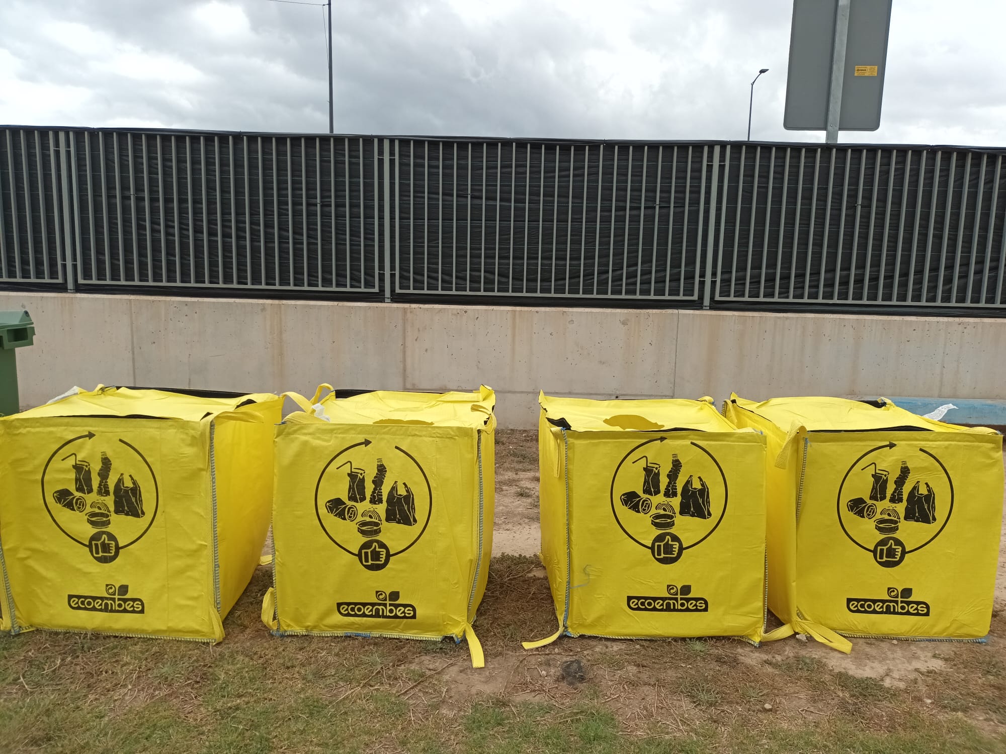 El Ayuntamiento incorpora contenedores portatiles de envases para eventos y actos multitudinarios