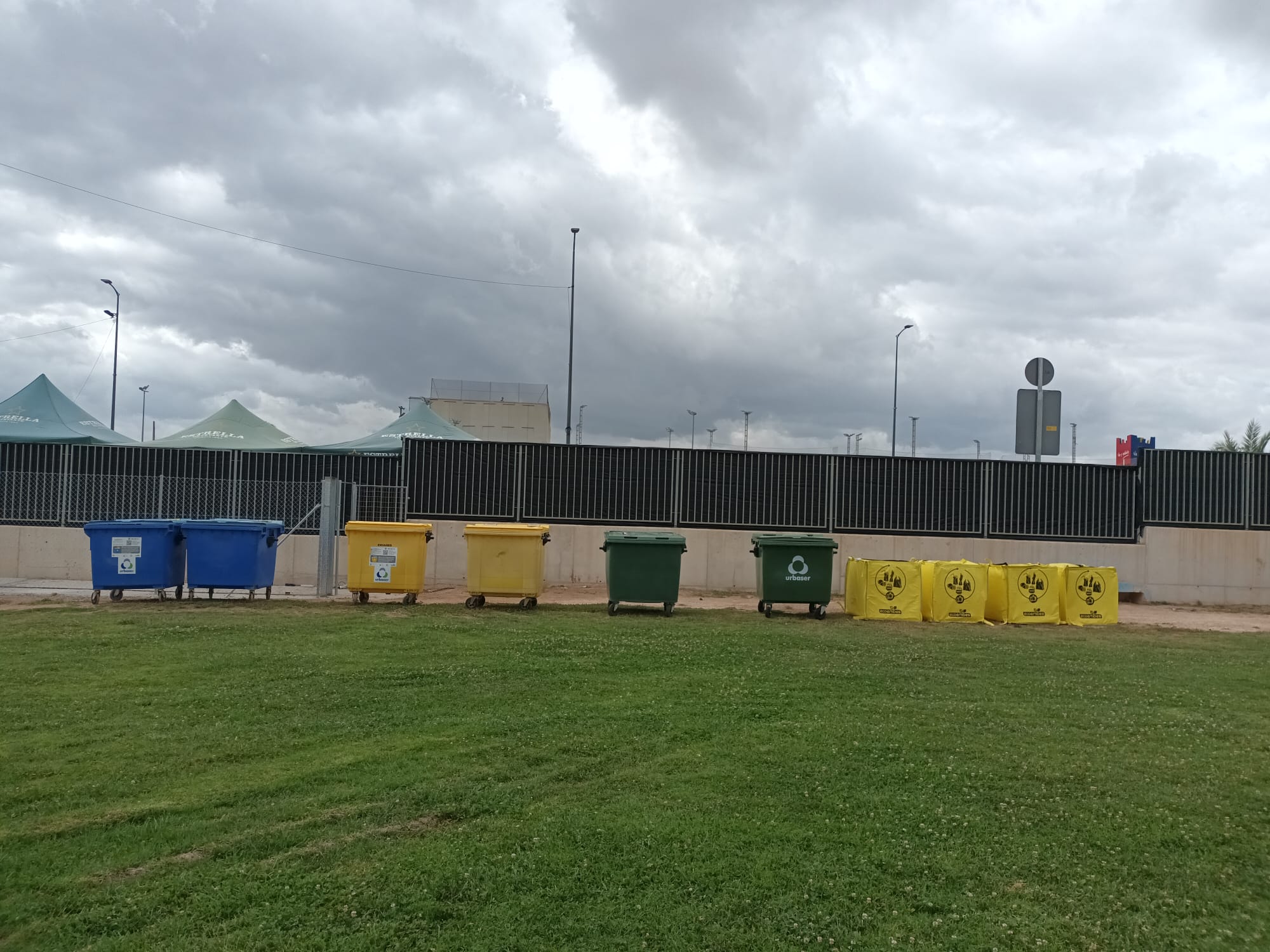 El Ayuntamiento incorpora contenedores portatiles de envases para eventos y actos multitudinarios2