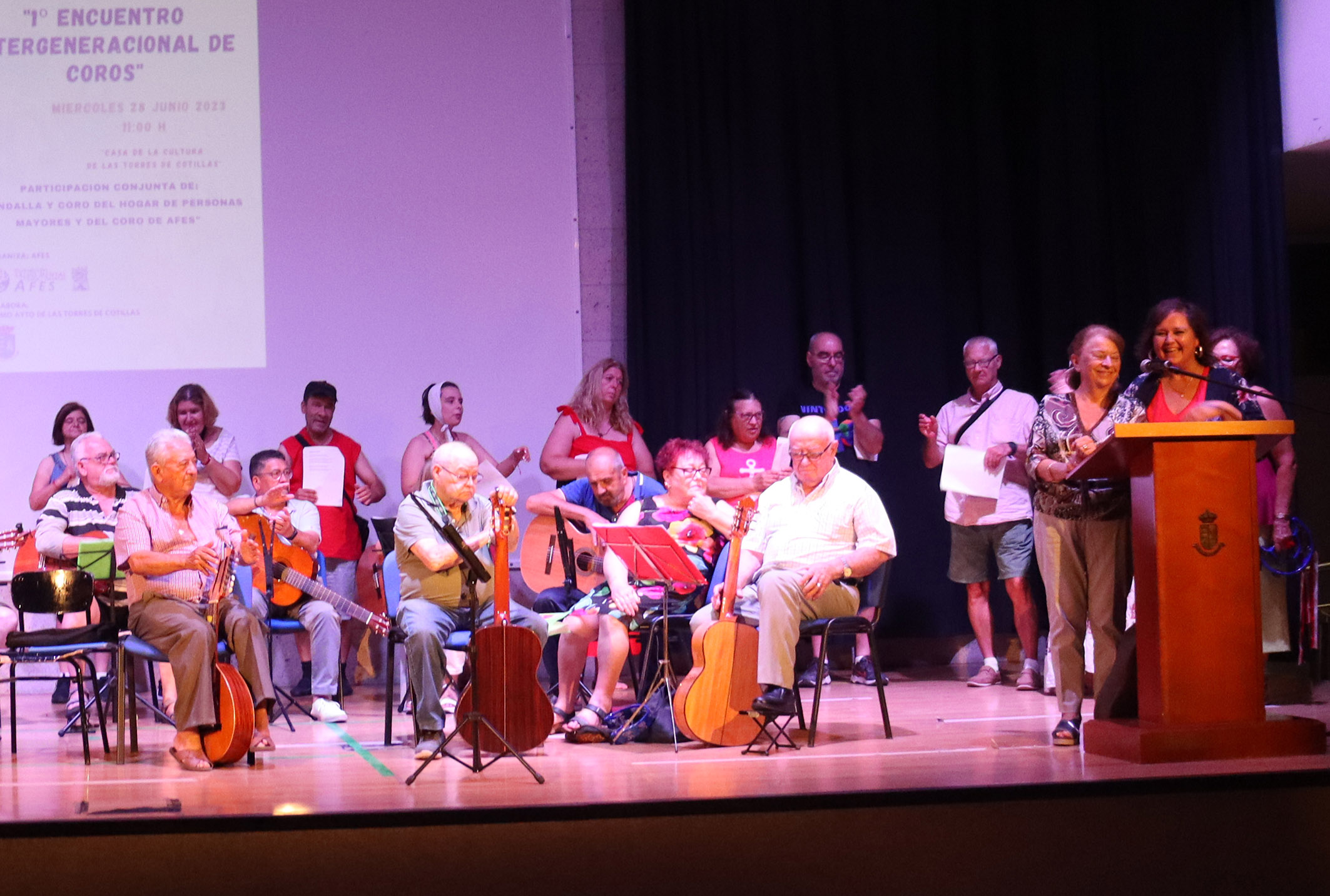 AFES y el centro de mayores protagonizan el primer encuentro intergeneracional de coros6