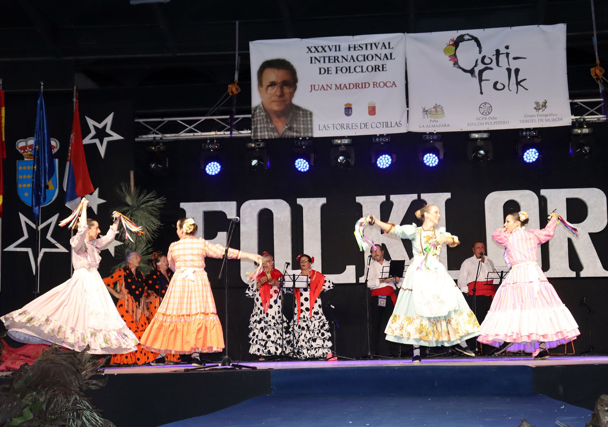 El festival de folklore internacional brilla en su 37ª edición16 El festival de folklore internacional brilla en su 37ª edición16
