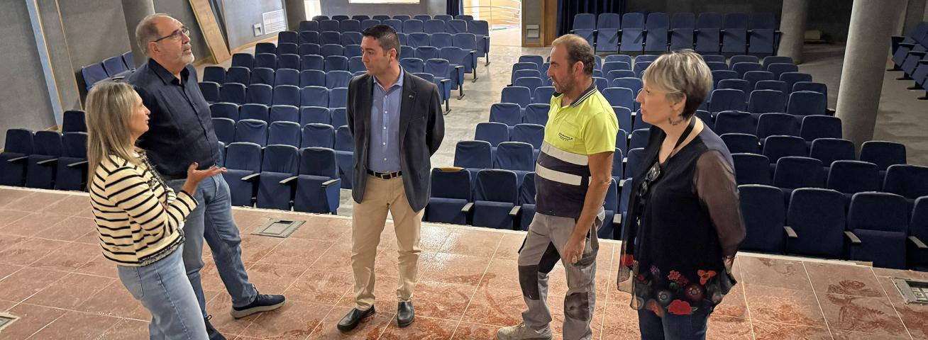 El alcalde Noguera visita las obras de adaptación de la Casa Cultura Pedro Serna a las normativas de protección contra incendios y accesibilidad