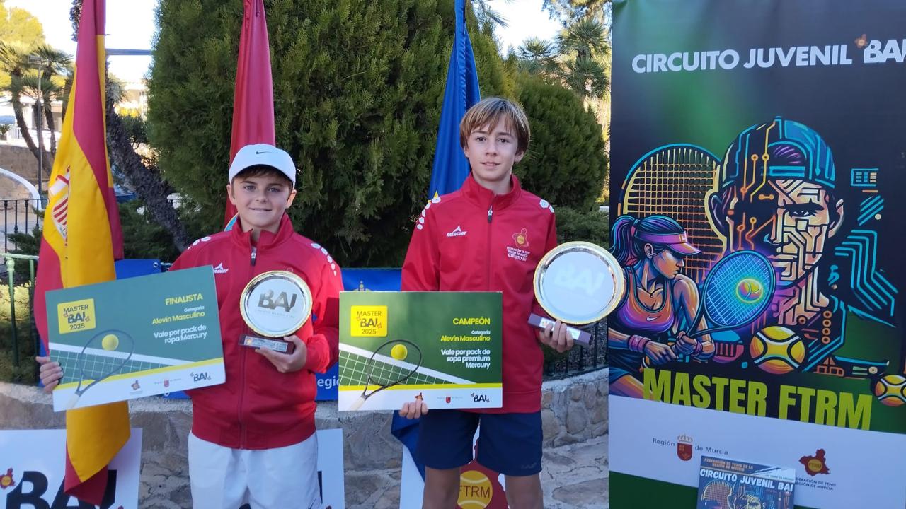 Antonio Pérez y David Chinchilla, de “Las Torres entre Raquetas&quot;, campeón y subcampeón del máster regional de tenis alevín