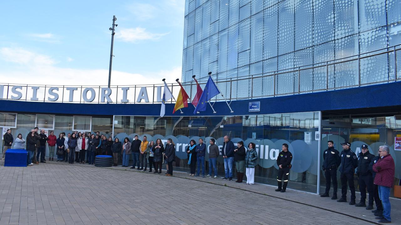 Las Torres de Cotillas guarda un minuto de silencio por las víctimas del accidente de tren de Adamuz