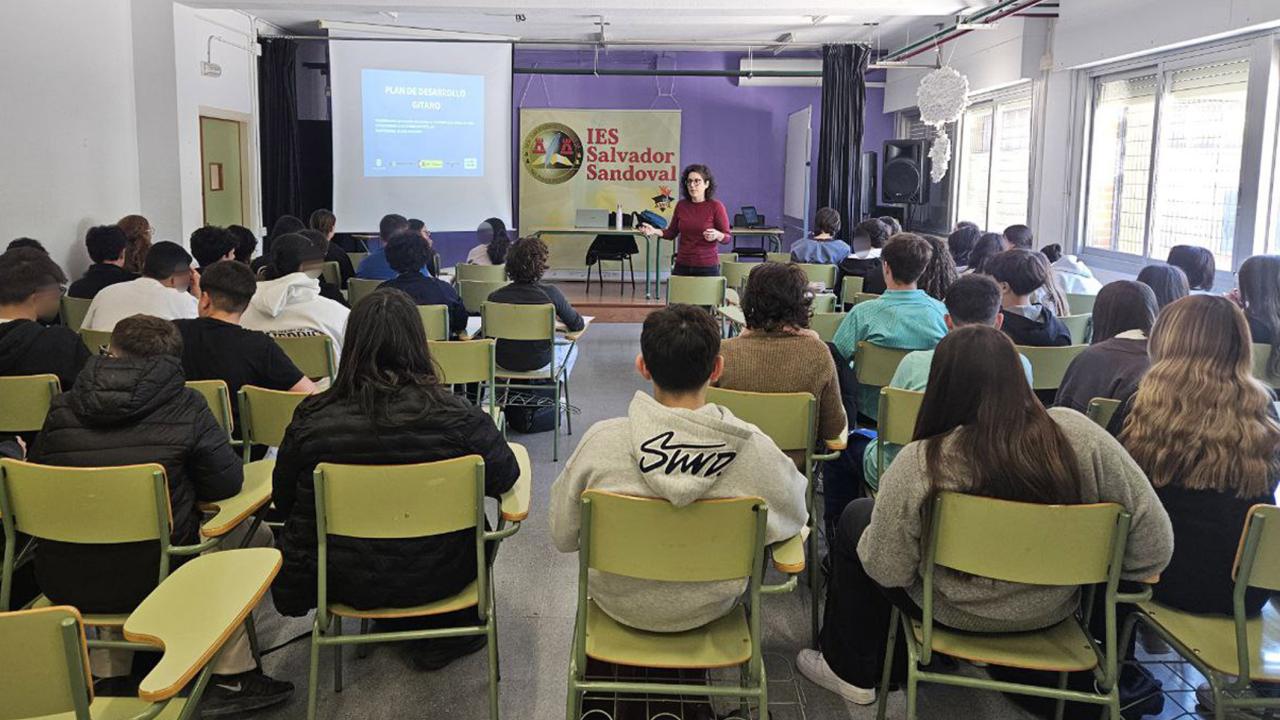 La Concejalía de Servicios Sociales sensibiliza en las aulas contra la xenofobia y el discurso de odio