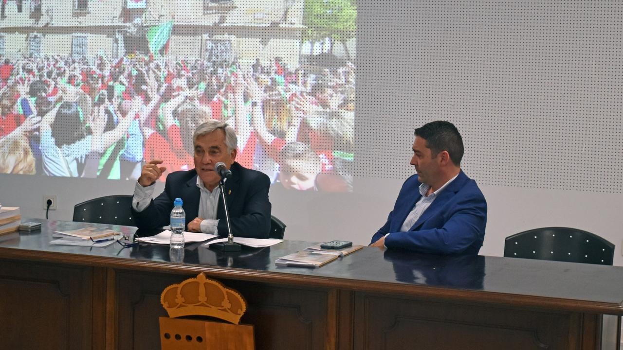 El cronista oficial Ricardo Montes presenta un libro que ahonda en las raíces conquenses de los fundadores de Las Torres de Cotillas