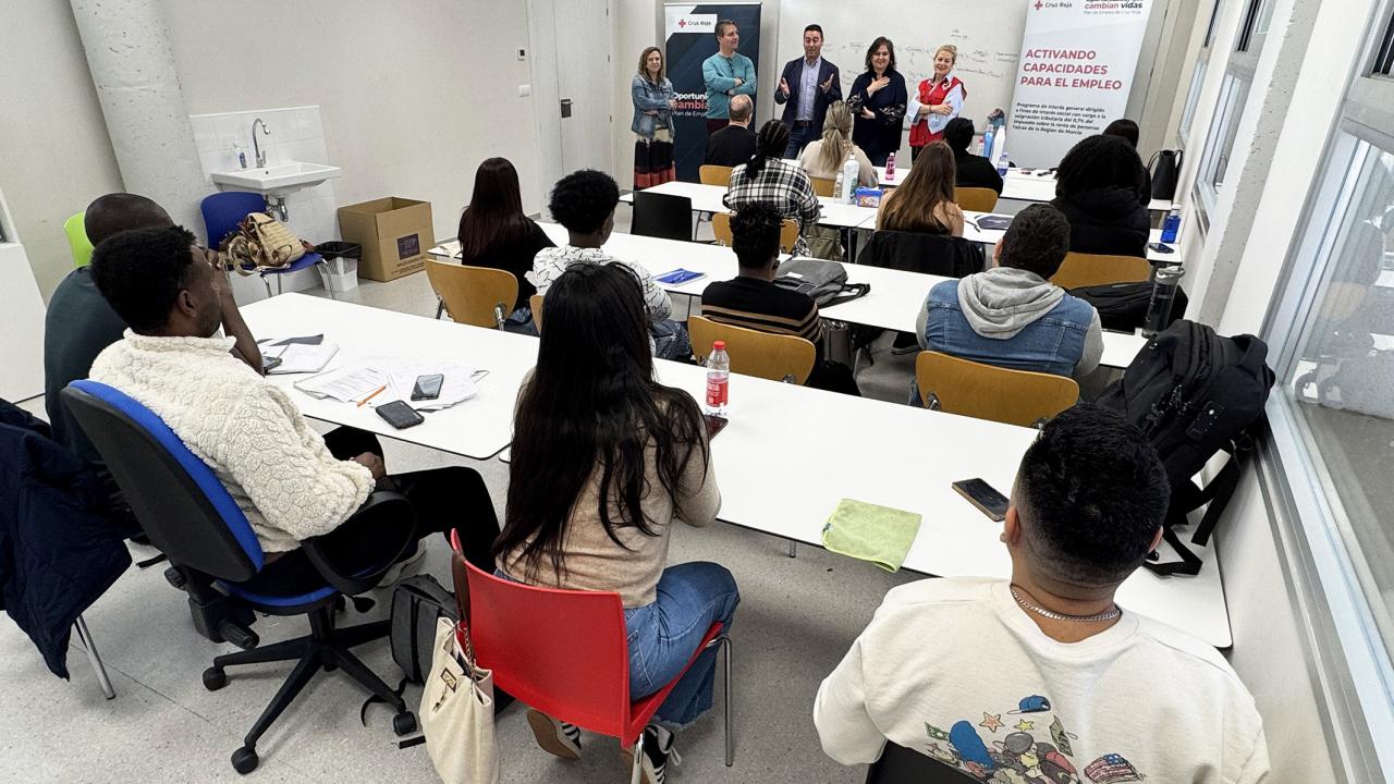 Concluye la parte teórica del curso de auxiliar de operaciones en industrias químicas