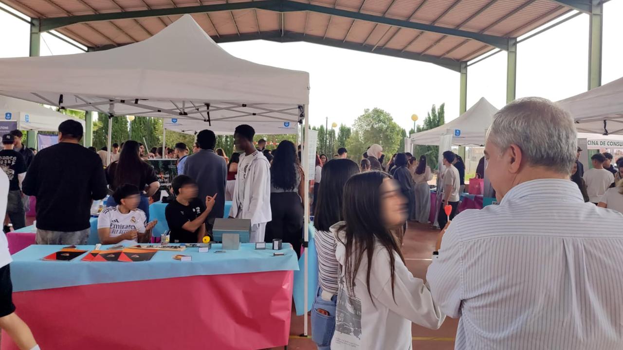 Más de 50 empresas, el Ayuntamiento y toda la comunidad educativa se unen en las III Jornadas de FP del IES La Florida