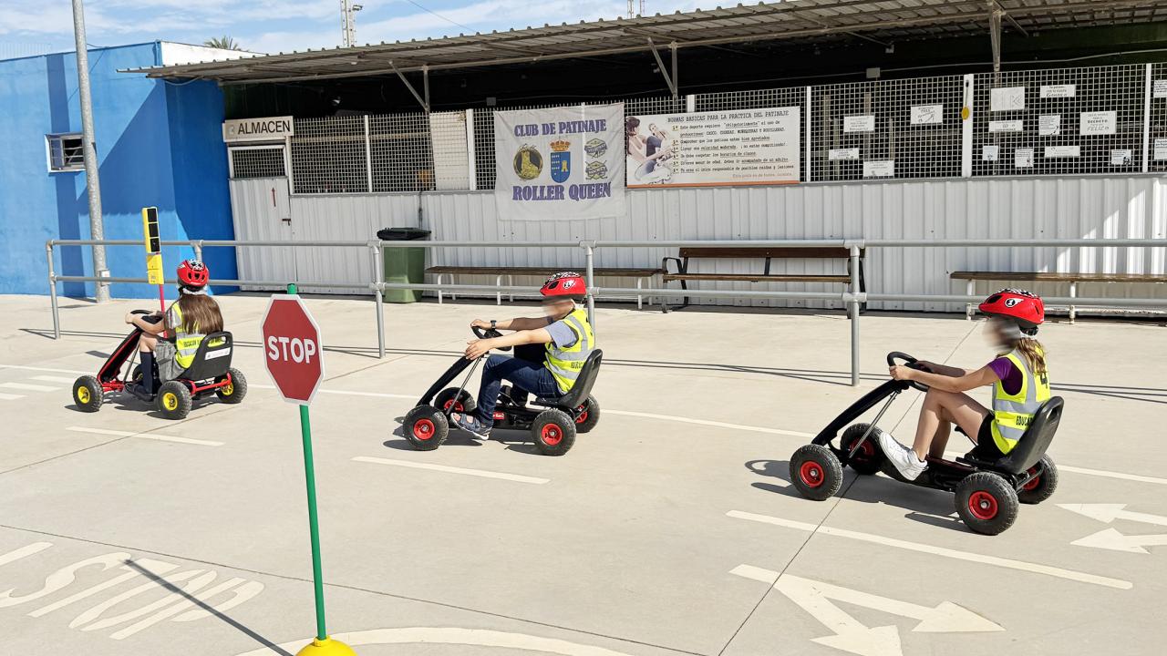1.200 escolares de Infantil a Secundaria de 11 centros locales aprenden seguridad vial