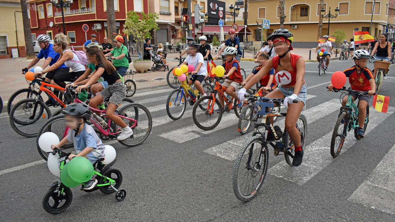 El Día de la Bicicleta más familiar vuelve a llenar de colorido e imaginación las fiestas patronales
