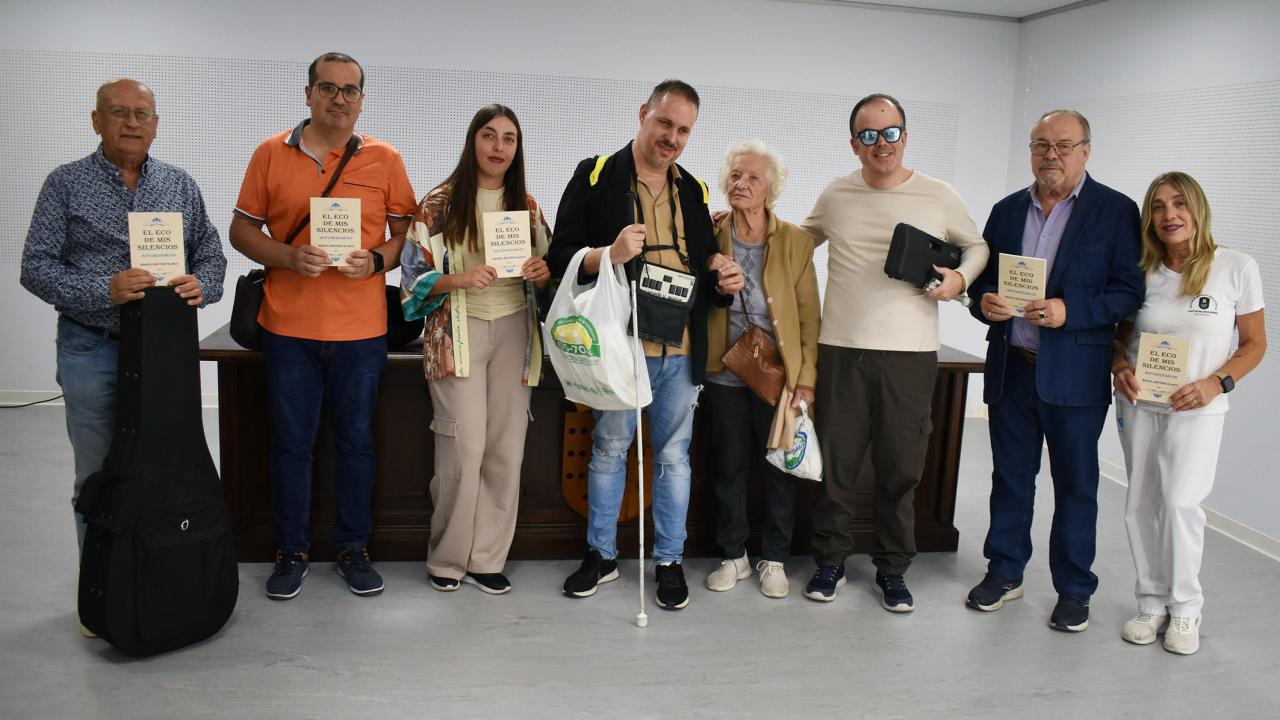 El escritor Manolo Martínez Blanca presenta en Las Torres de Cotillas su tercer libro, “El eco de mis silencios”