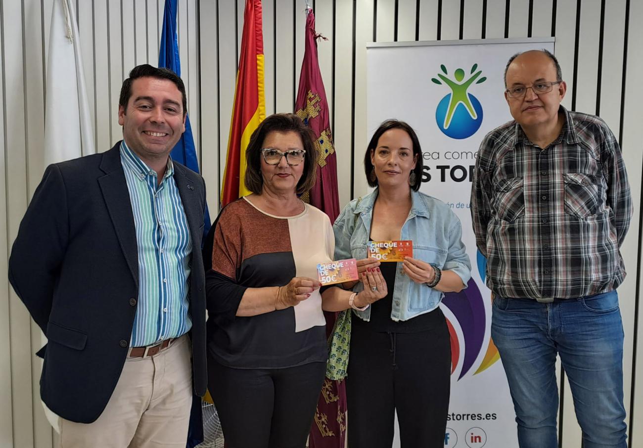 Entregados los 15.000 euros en premios de la campaña comercial de primavera