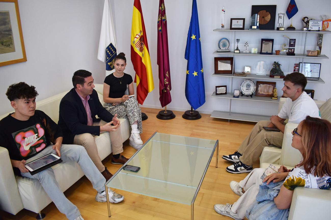 La revista del IES La Florida entrevista al alcalde Pedro José Noguera