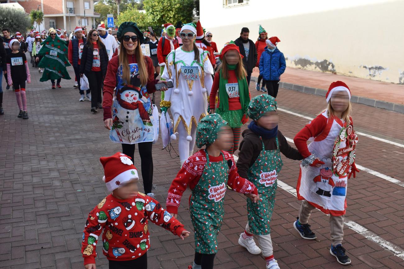 Las Torres de Cotillas disfruta de la Navidad con una marcha de disfraces