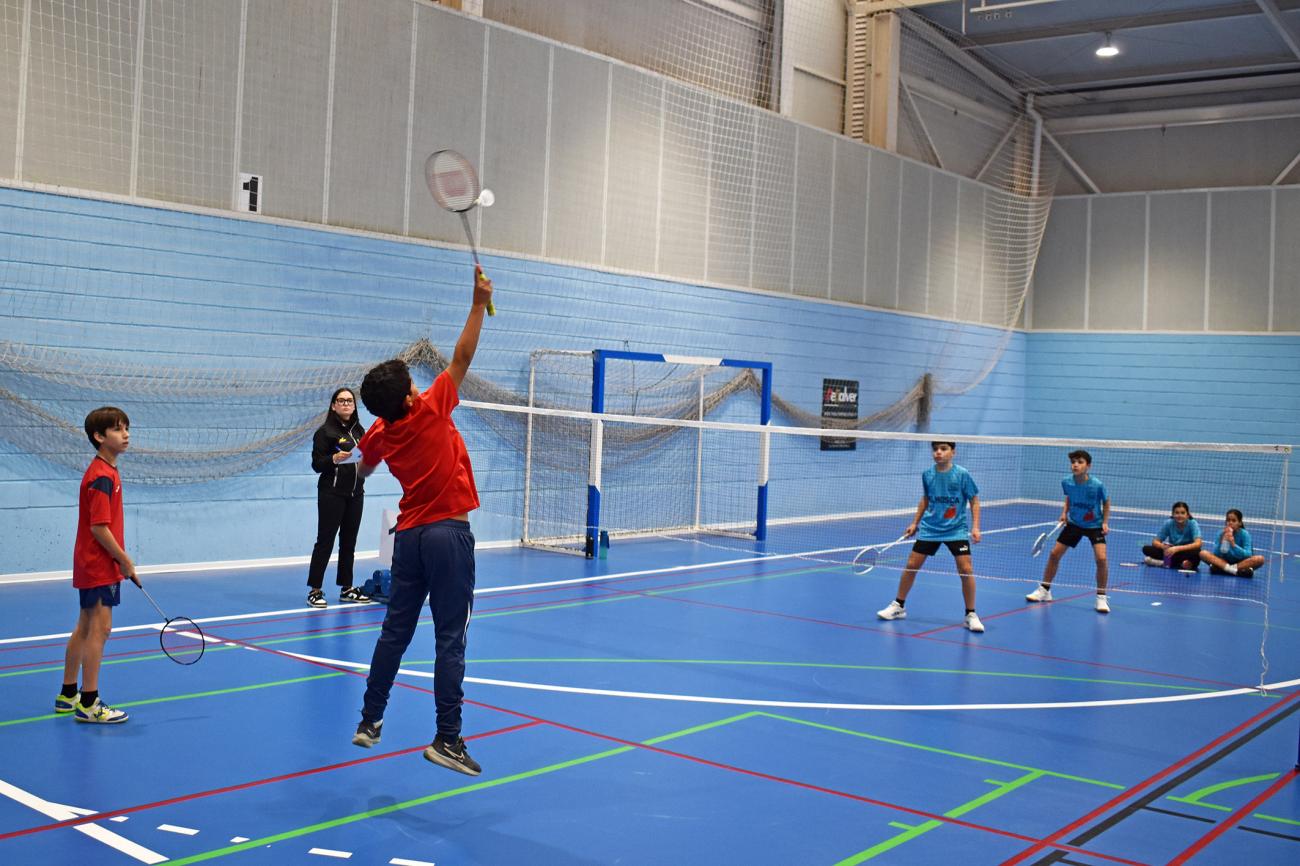 Éxito de organización y participación en la jornada de la zona norte de bádminton del deporte escolar de Las Torres de Cotillas