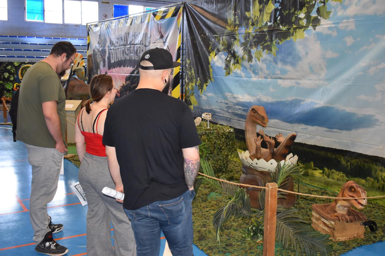 Los dinosaurios conquistan Las Torres de Cotillas con una gran exposición para toda la familia