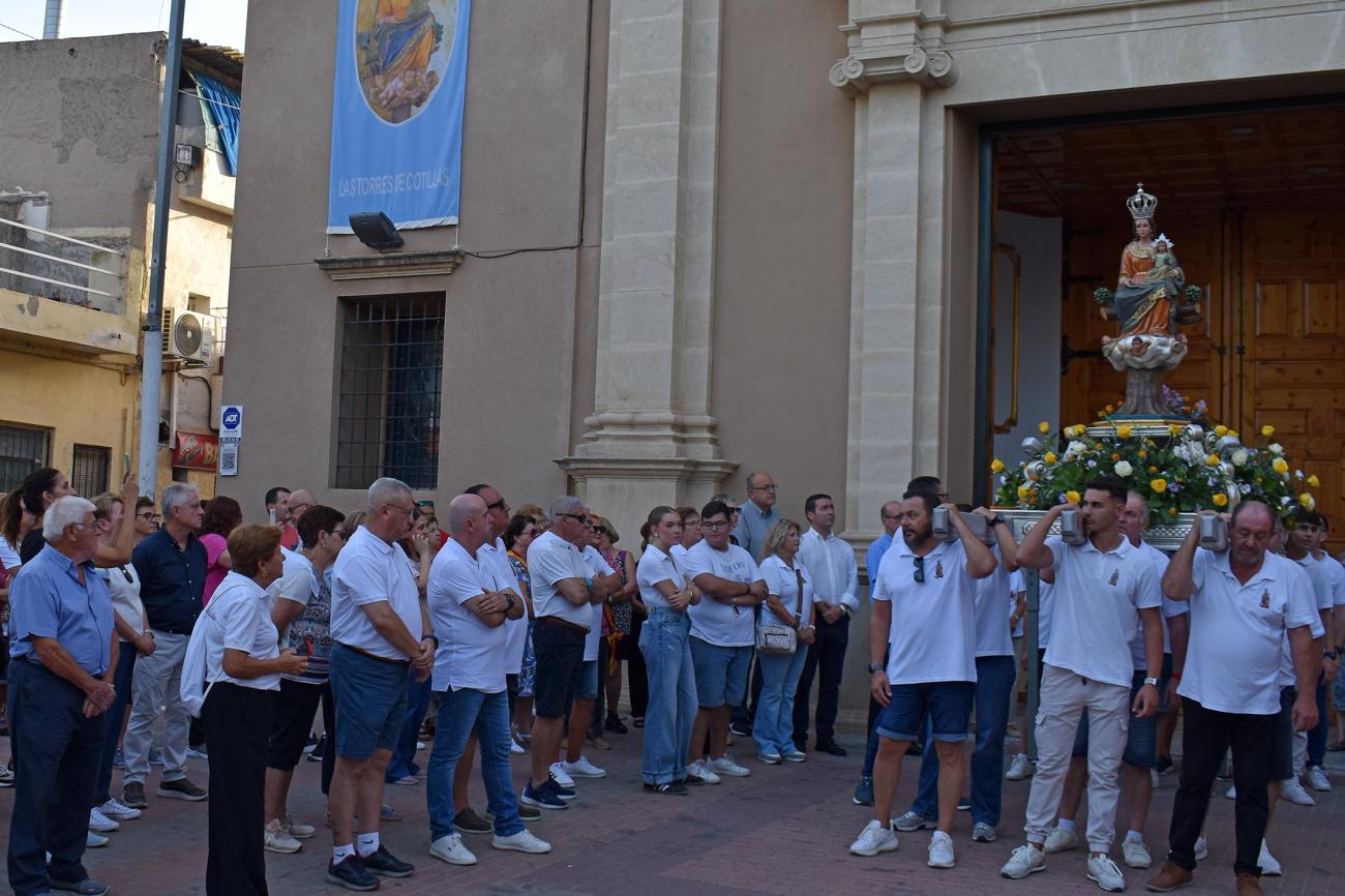 La Virgen de la Salceda vuelve en romería a su Ermita del Coto tras las fiestas