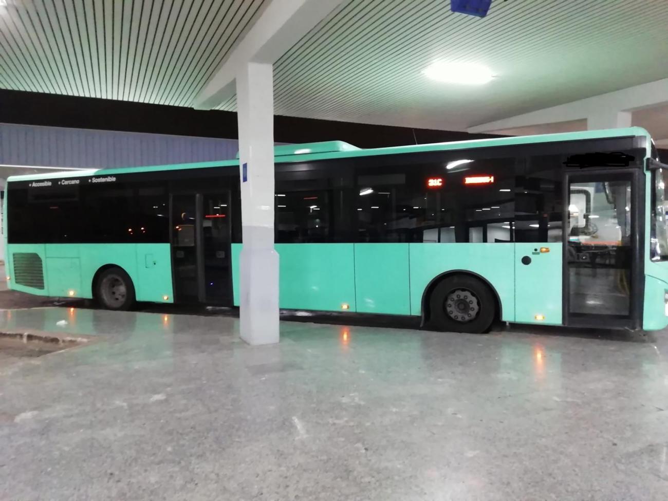 El servicio municipal gratuito de bus urbano amplía su capacidad hasta 73 plazas por viaje