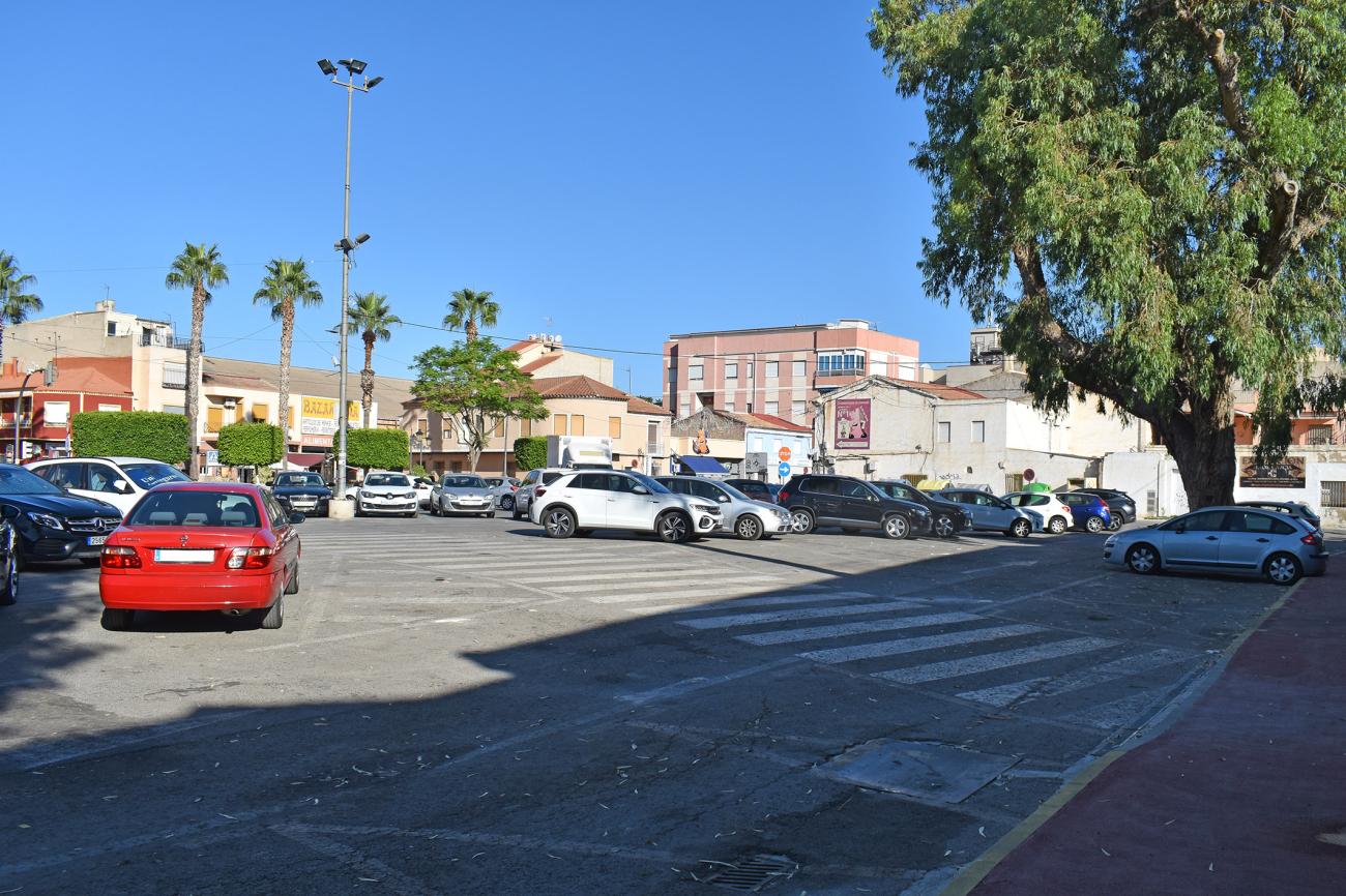 El Ayuntamiento mejorará la accesibilidad y ordenación del tráfico de la explanada Maestro Ángel Palazón