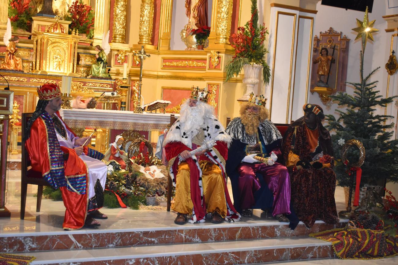 El grupo Tejuba emociona un año con el tradicional Auto de Reyes Magos